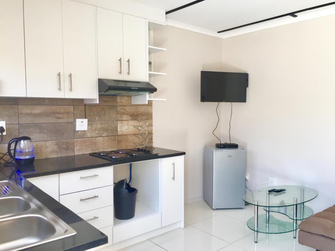 Man Cave Suite Swakopmund Εξωτερικό φωτογραφία