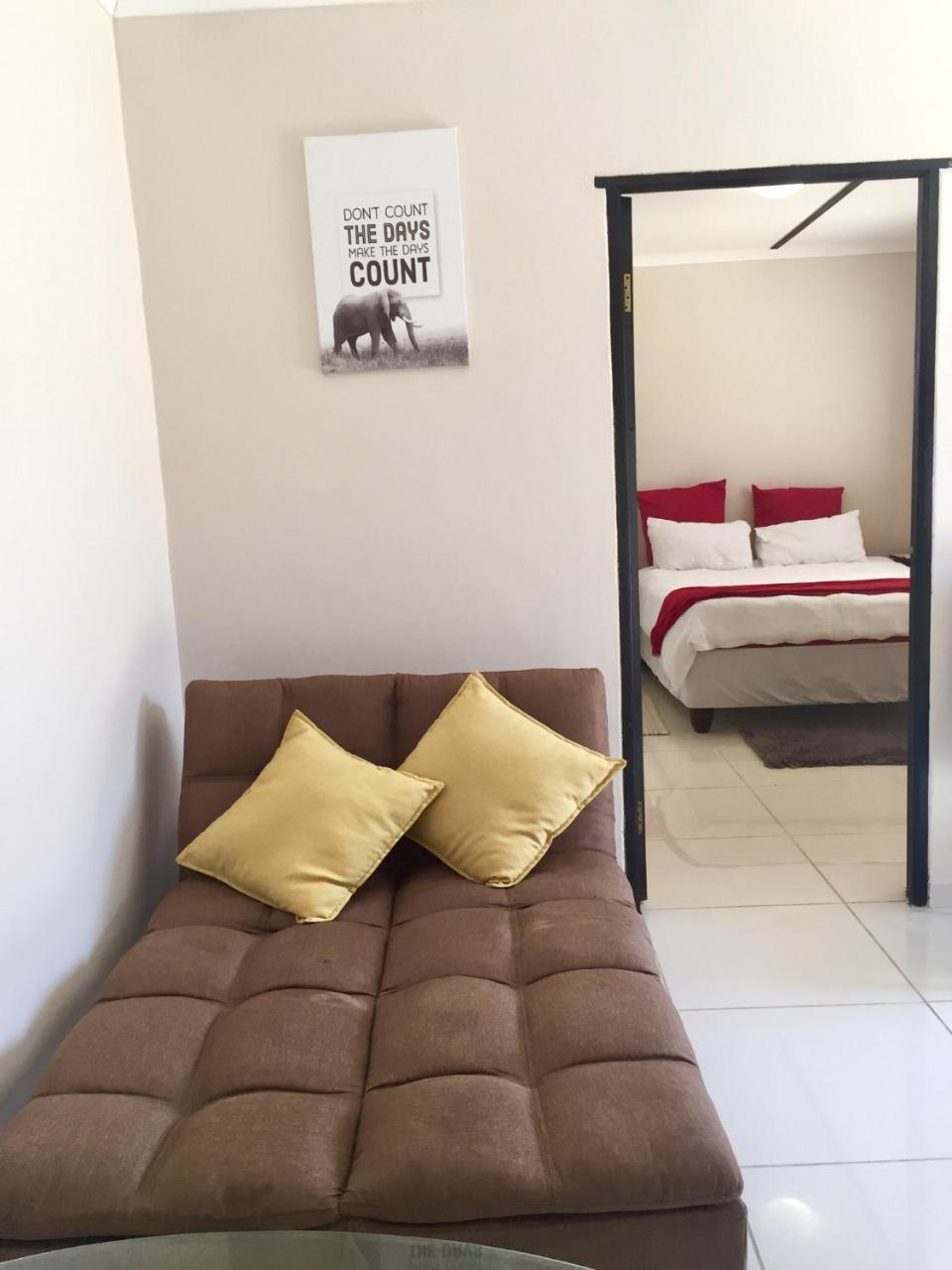 Man Cave Suite Swakopmund Εξωτερικό φωτογραφία