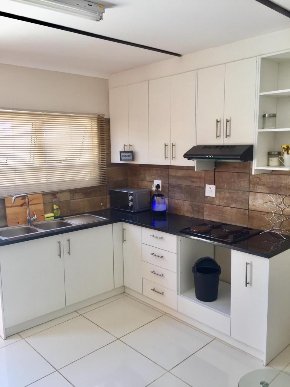 Man Cave Suite Swakopmund Εξωτερικό φωτογραφία